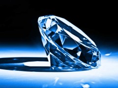 从11万到1.8万：钻石回收价格大跌，年轻人的“钻石梦”破灭了吗？